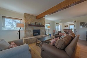 Smart-TV, peis og kontorer