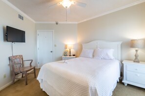 3 bedrooms, iron/ironing board, free WiFi, bed sheets - Windward Pointe 704 by Liquid Life (Orange Beach)