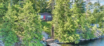 Lake Winnipesaukee Waterfront Cottage in Moultonborough