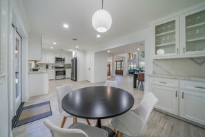 Dining - Bright and Spacious Home for w Pool -over 30 Nights- (Jersey Village)