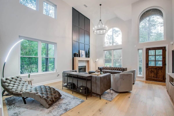 TV, fireplace, offices