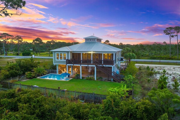 Exterior - Holiday Getaways! Bay Front! Private Pool! Minutes to the Beach! Ping-Pong! (Port St. Joe)