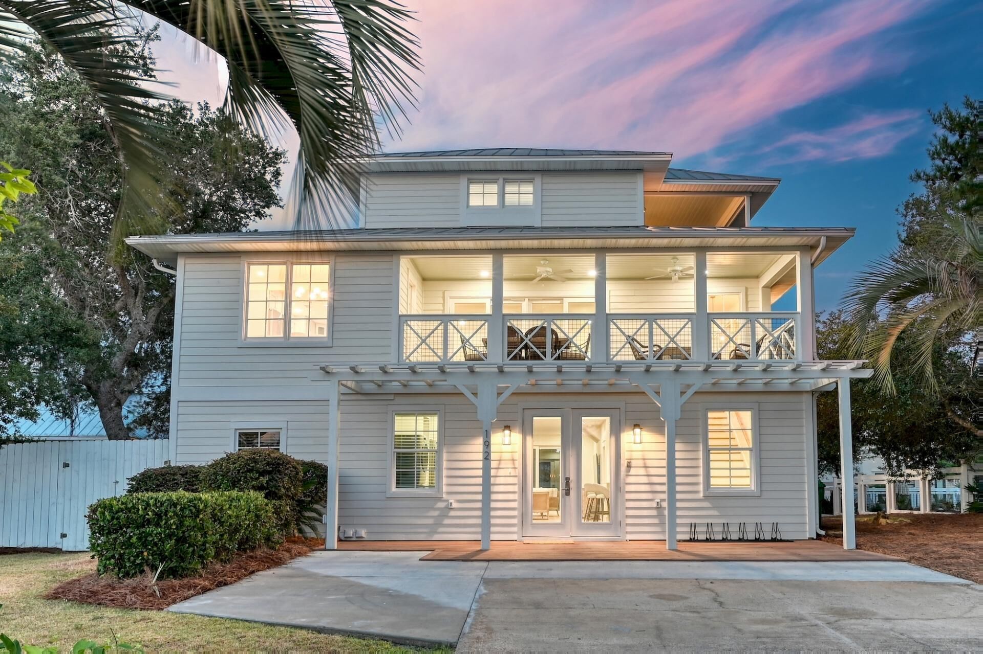 "30-Amazing" Private Pool! Golf Cart! 6 Adult Bikes!