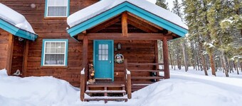 2BR w/ Loft - Fireplace, BBQ, Horseshoe Pit, Swing