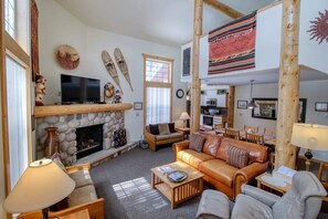 TV, fireplace, DVD player, books
