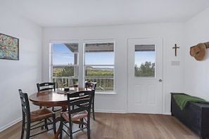 Dining - Lomax Lookout I Hot tub, views, Stargazing, Wimberley (Wimberley)