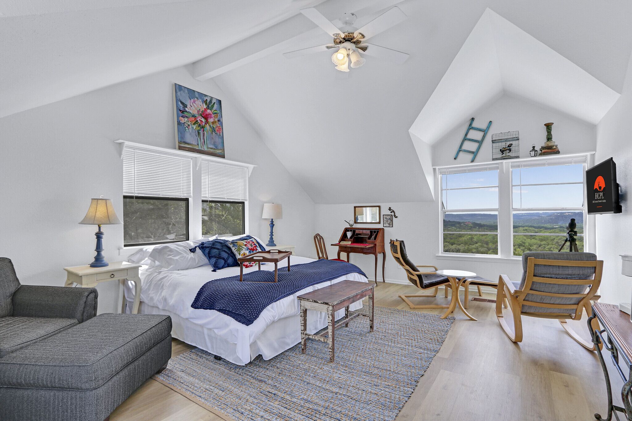 2 bedrooms, desk, iron/ironing board, WiFi