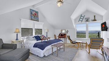 2 soverom, skrivebord, strykejern/-brett og wi-fi