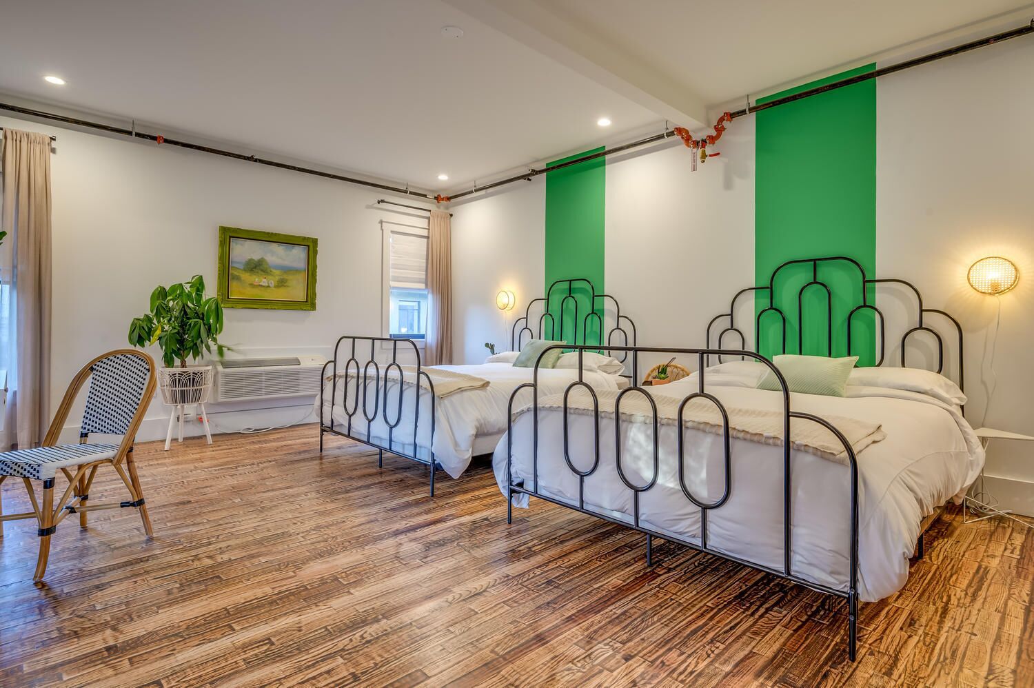 Historic B&B in the Heart of Austin: 4 Unique & Private Suites, Sleeps 15 Guests