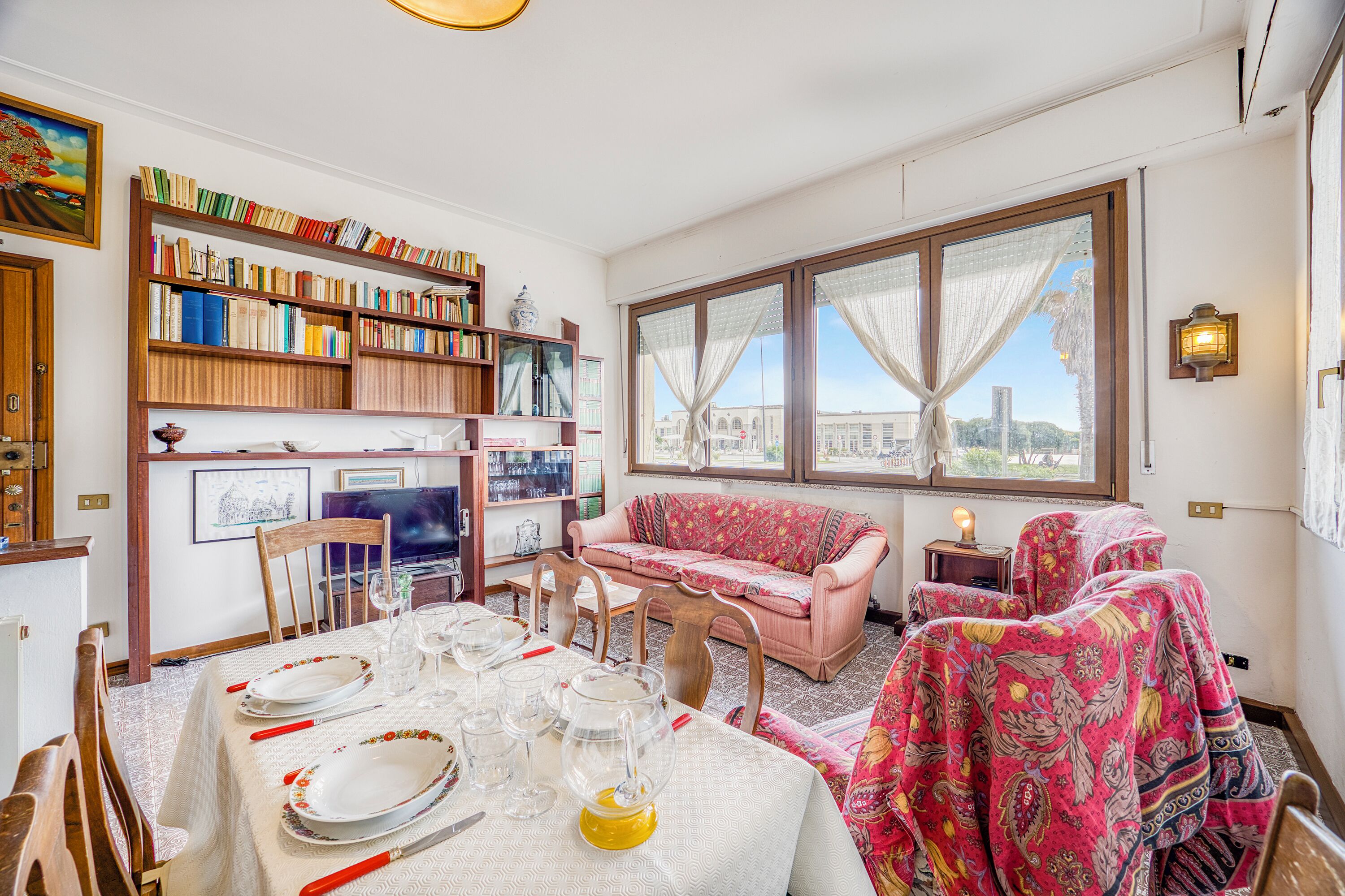 ทีวีจอแบน 21 นิ้ว พร้อมช่องเคเบิล