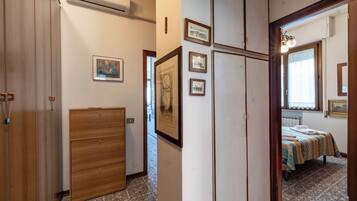 Appartamento familiare, camere multiple (Annamaria's House Beachfront) | Interni