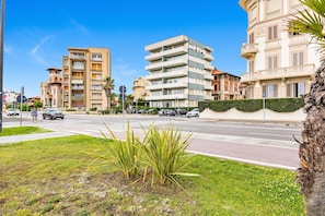 Familie appartement, 2 slaapkamers, magnetron (Annamaria's House Beachfront) | Exterieur