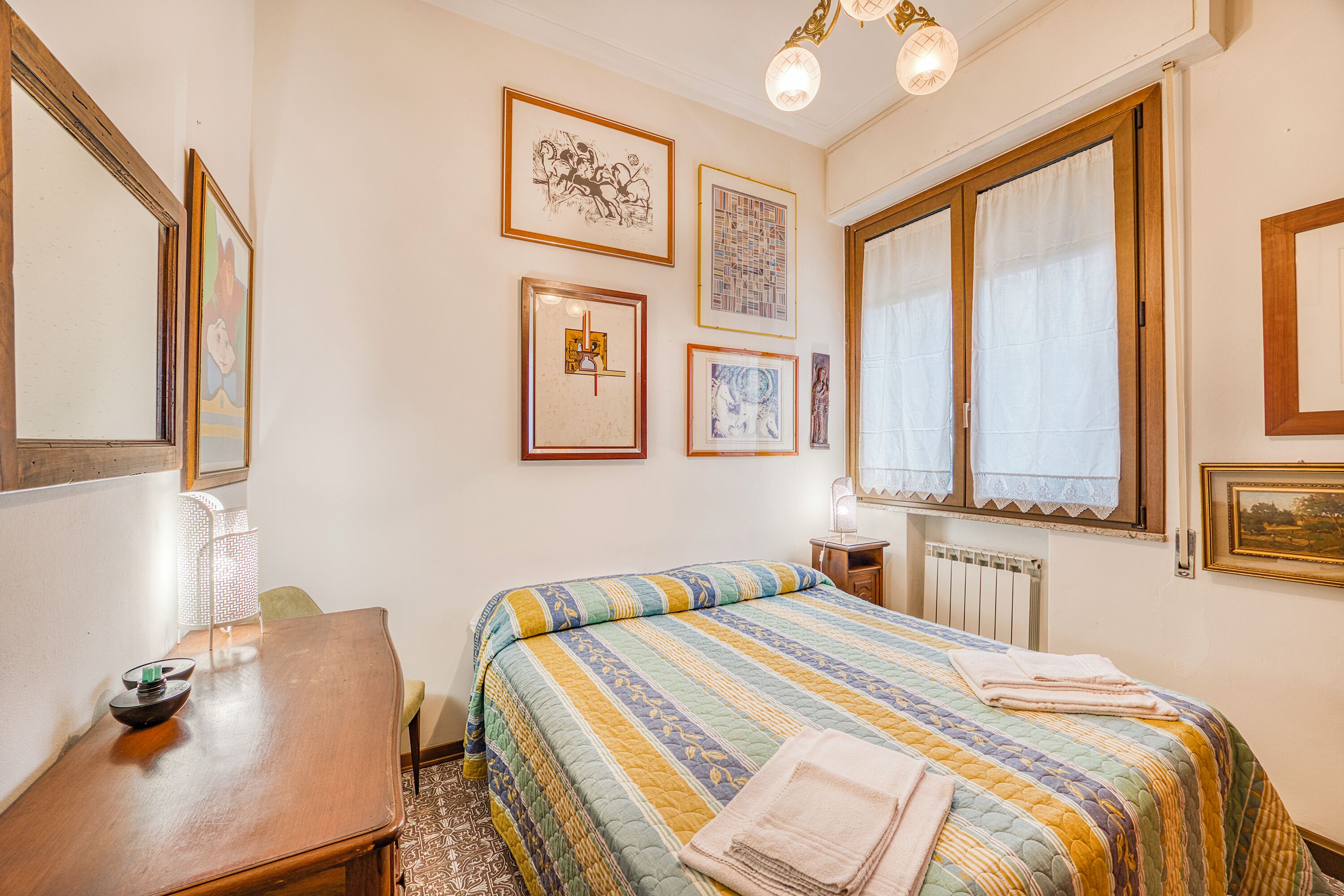 Appartamento familiare, camere multiple (Annamaria's House Beachfront) | 2 camere, ferro/asse da stiro, Wi-Fi gratuito, lenzuola