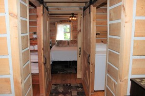 1 bedroom, bed sheets