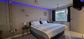 Apartment, 1 Queen Bed with Sofa bed | 1 bedroom, iron/ironing board, free WiFi, bed sheets - Beautiful 1-bed Apartment in Derbyshire (Ilkeston)