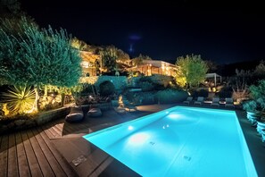 Seasonal outdoor pool, sun loungers