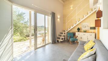 Deluxe Suite | Living area