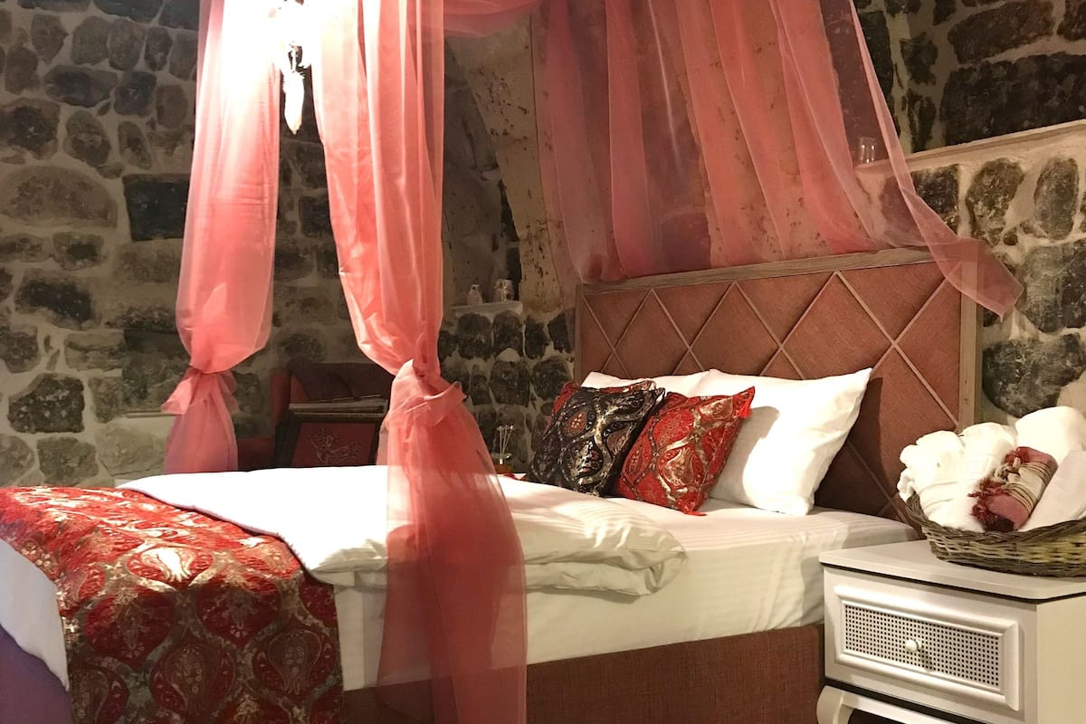 Honeymoon Suite | Down comforters, Select Comfort beds, WiFi (free)