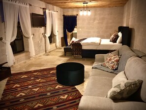 Exclusive Loft | Down comforters, Select Comfort beds, WiFi (free) - Sen Inn Hotel (Ürgüp)