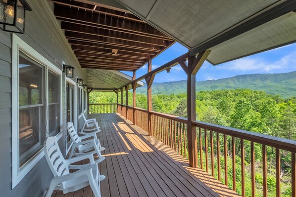 Cabin, Multiple Bedrooms | Terrace/patio