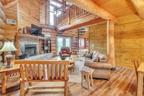Cabin, 2 Bedrooms | Living area