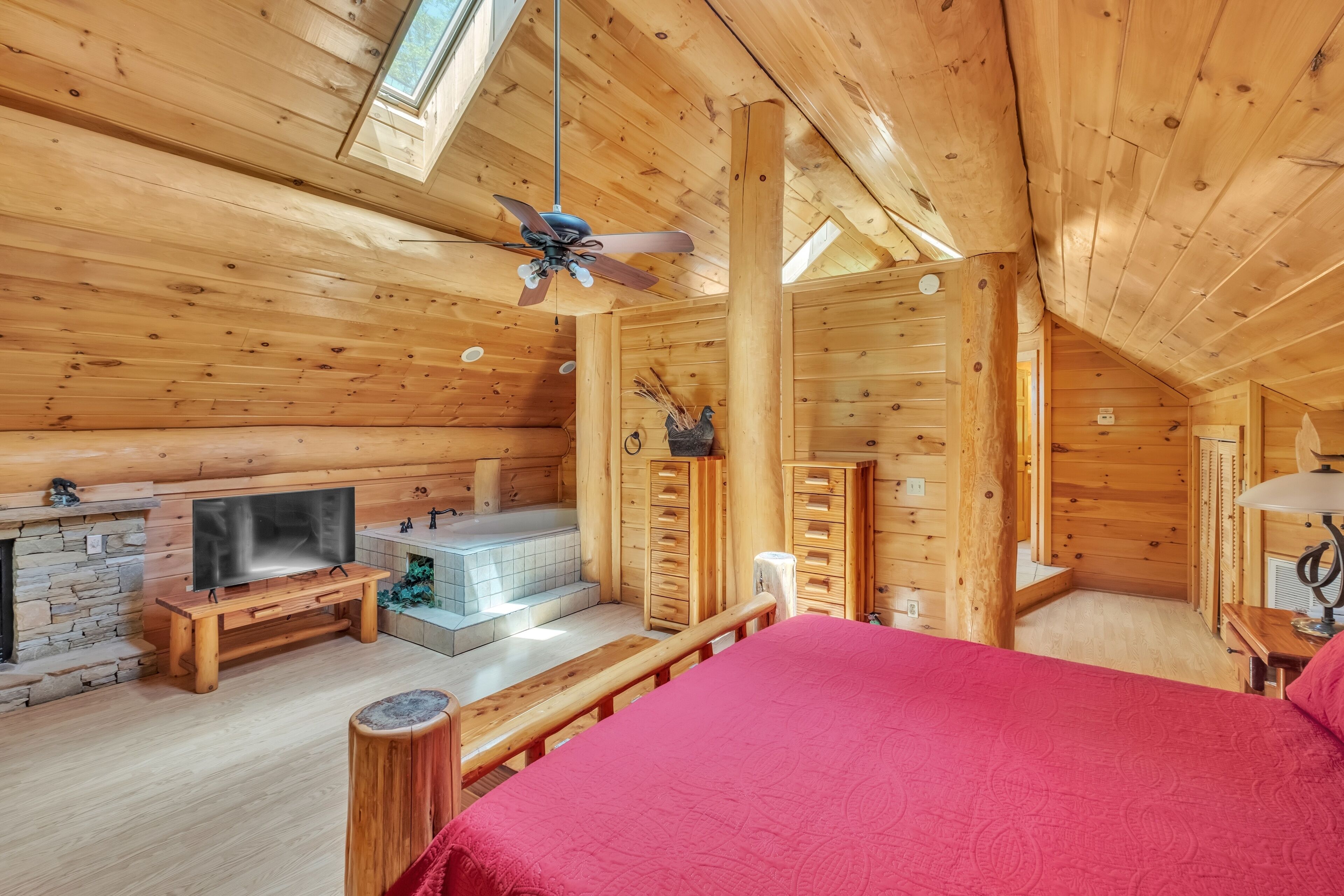 Ridge Views - Private Mountain Top Cabin 2 Bedroom Cabin by Redawning
