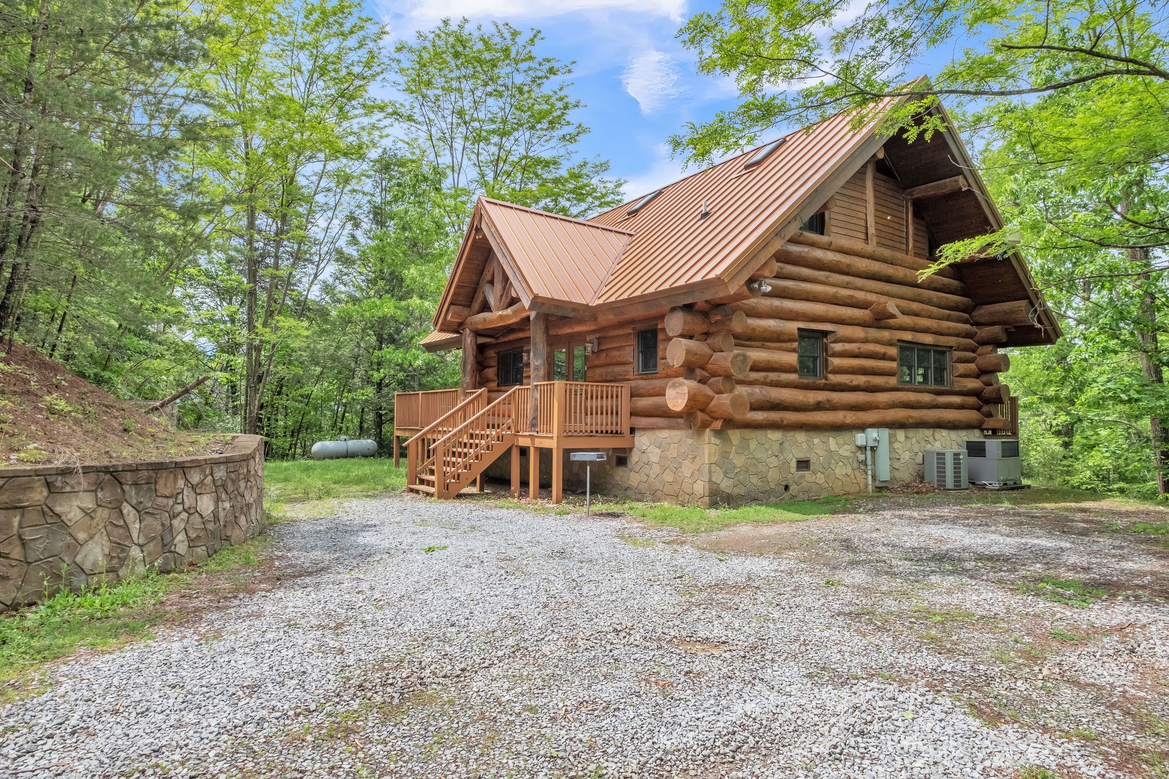 Ridge Views - Private Mountain Top Cabin 2 Bedroom Cabin by Redawning