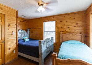 4 bedrooms, WiFi, bed sheets