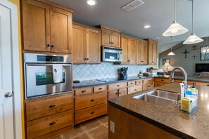 Fridge, microwave, oven, stovetop - Lazy S - NEW to our portfolio (Concan)