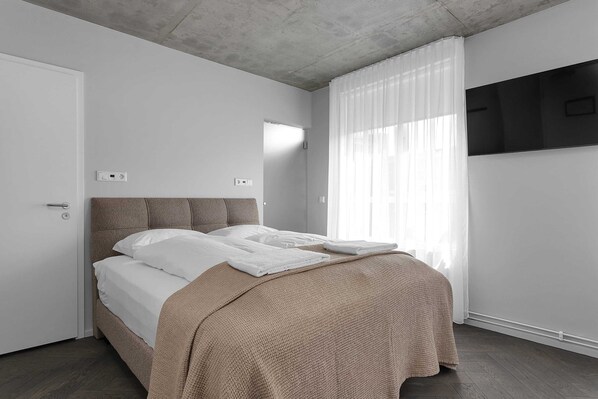 WiFi, bed sheets - Swan Double Studio for 2 (Reykjavík)