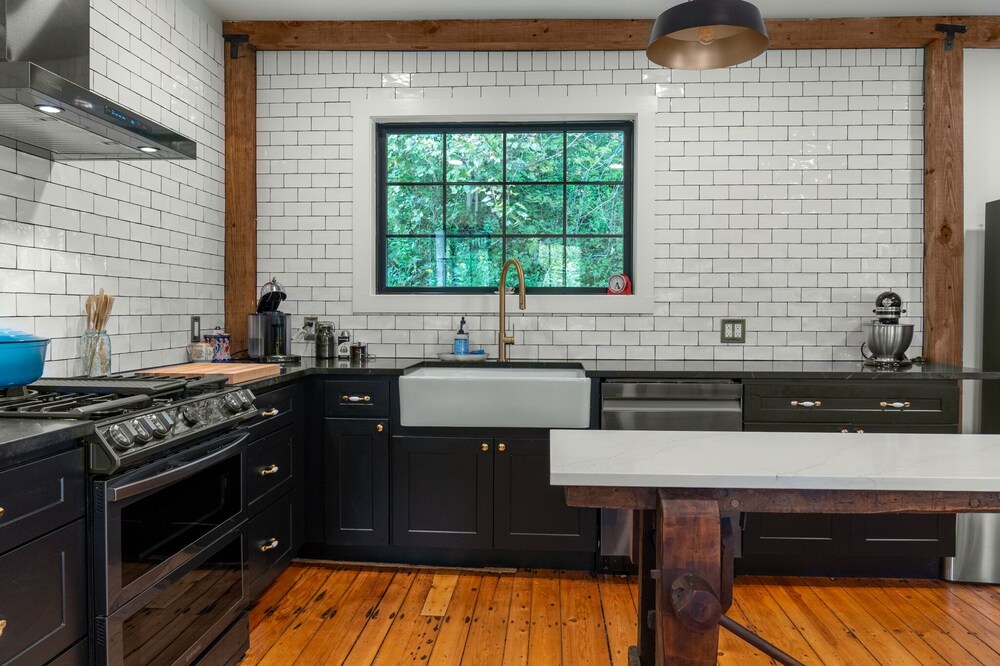 1875 Modern Renovated 7 Acres with Post & Beam Barn and Charm - Close to Skiing