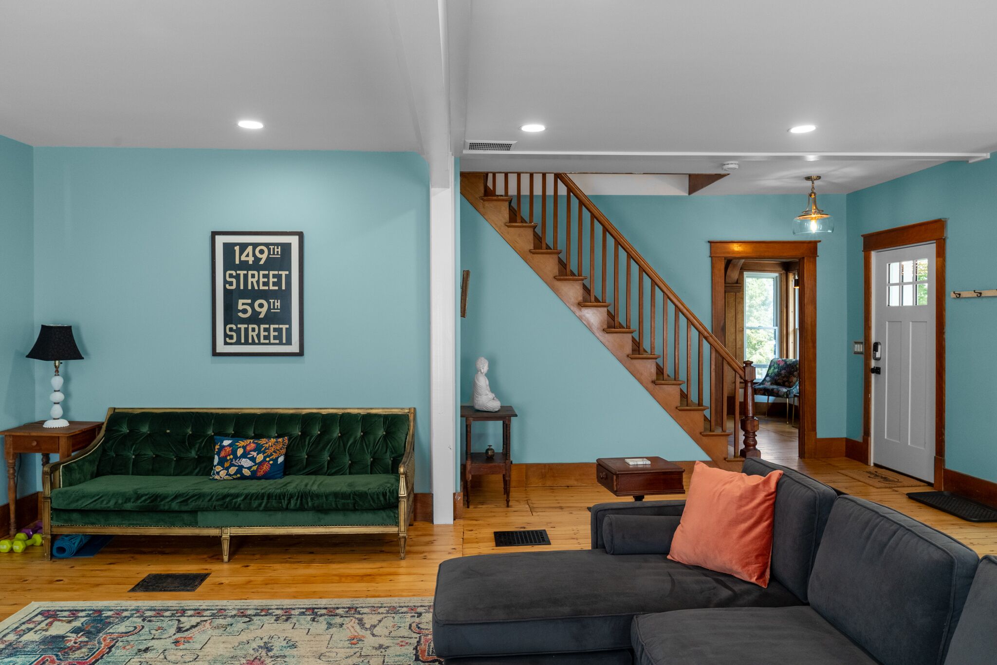 Smart TV, fireplace, books, video library