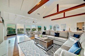 House, 5 Bedrooms | Living area | Smart TV - 1185 Tamarack 4 Bedroom Home by RedAwning (Carlsbad)