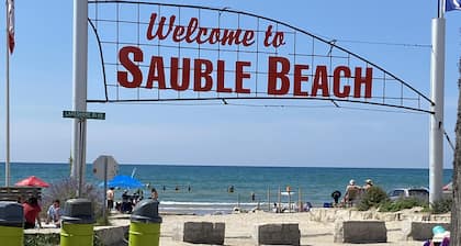 Welcome to Red door cottage! Sauble Beach!