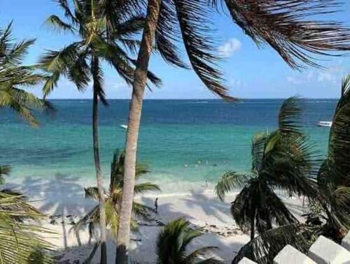Home away from home, Mombasa: 5mins away to beach