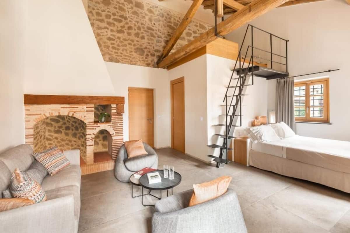 Deluxe suite | 1 slaapkamer, een kluis op de kamer, een bureau, gratis wifi