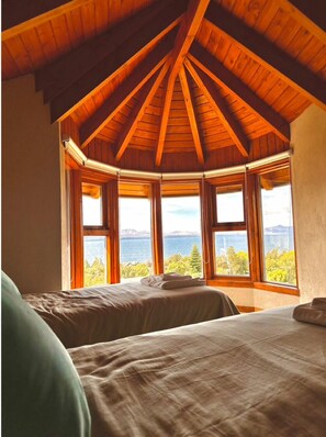 Duplex, 3 Bedrooms, Partial Lake View, Lakeside | 1 bedroom, free WiFi, bed sheets
