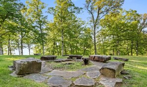 Property grounds - The Big Chill at Beaver Lake Breathtaking views (Rogers)