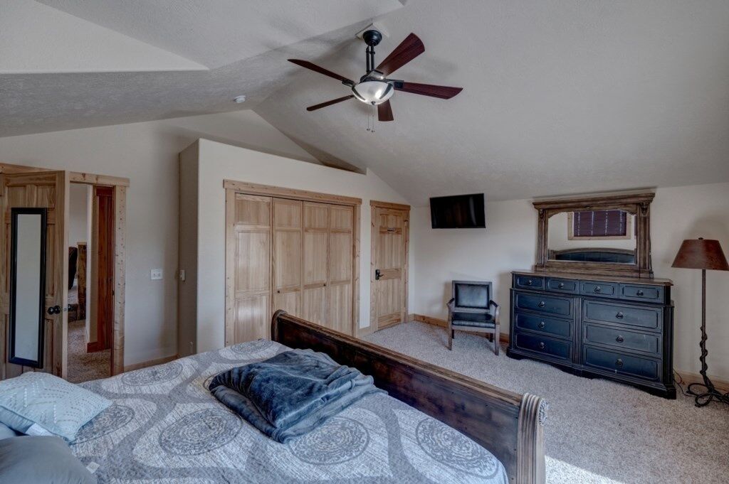 Avalanche Chalet At Terry Peak 3 Bedroom Chalet by Redawning