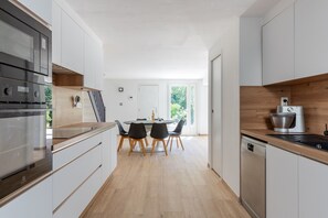 Fridge, microwave, oven, stovetop - HappyFew La Villa Summertime (Nice)