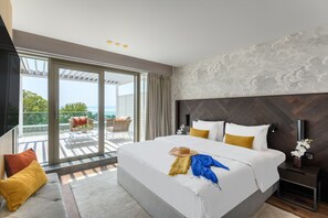 Premium suite | Premium bedding, minibar, in-room safe, desk - Hotel Vinifera Wine & Spa (Balatonfured)