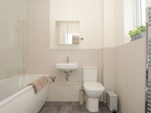 Shower - Trewhiddle Retreat (St Austell)