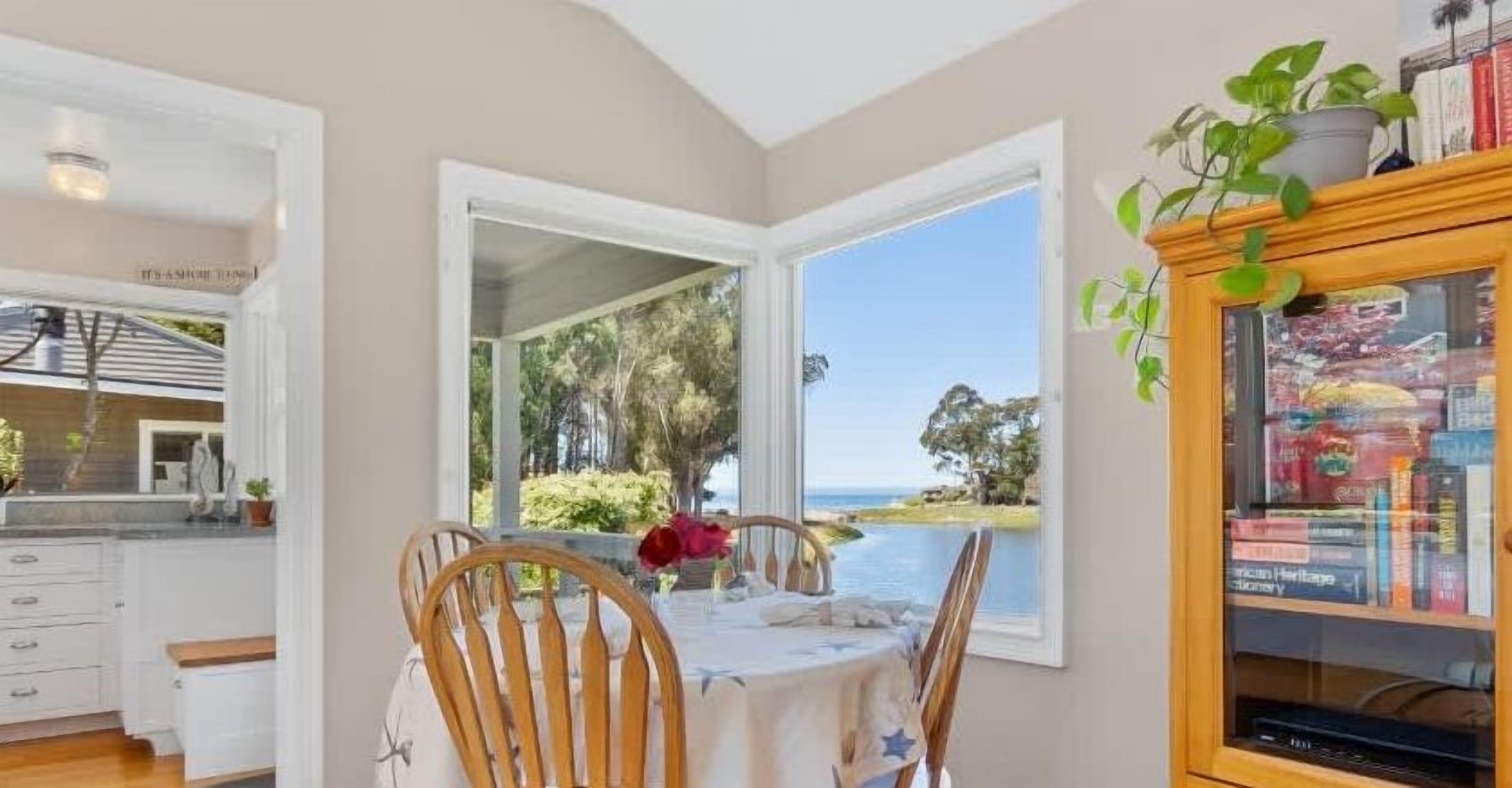 Oceanview Beach Cottage with Hot Tub!