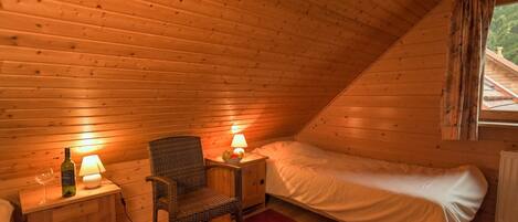 2 Schlafzimmer, Reisekinderbett, kostenloses WLAN