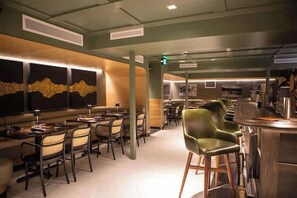 Dining - The Carlin Washington | King bed, views (Breckenridge)