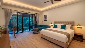 Chambre Triple Supérieure | Literie de qualité supérieure, couette en duvet d'oie, minibar