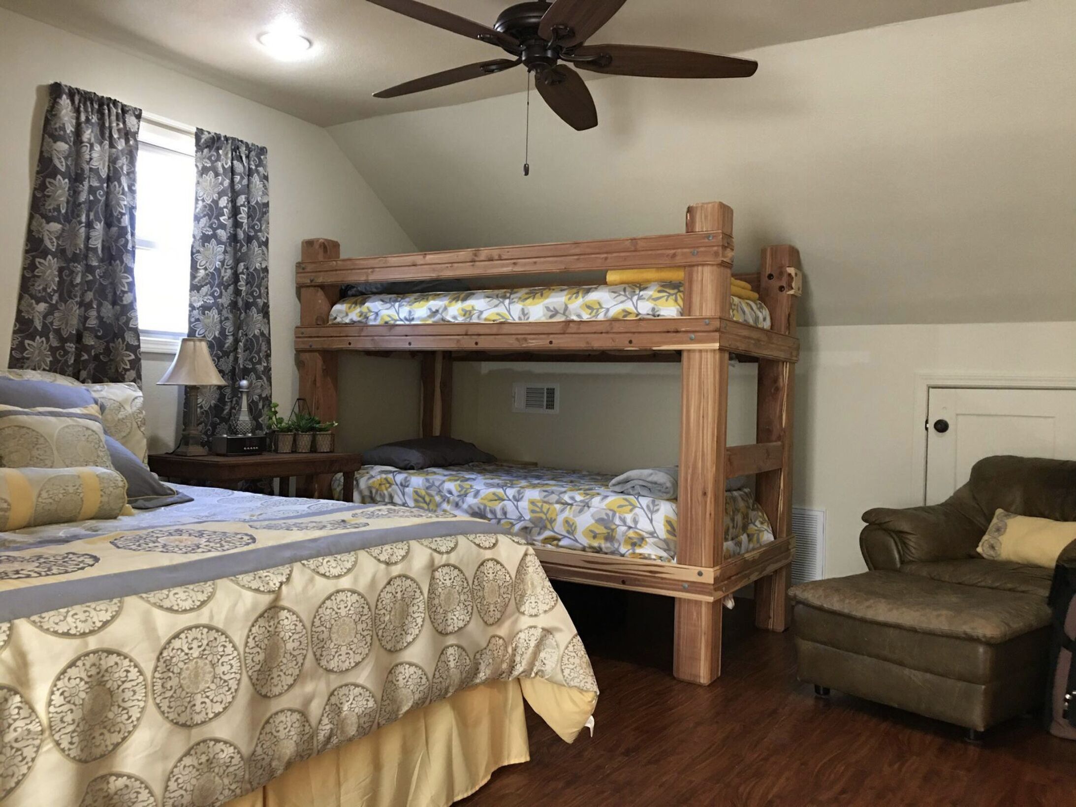 3 bedrooms, free WiFi, bed sheets