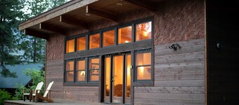 Horseman’s Hideaway 2 bedroom cabin - dogs welcome