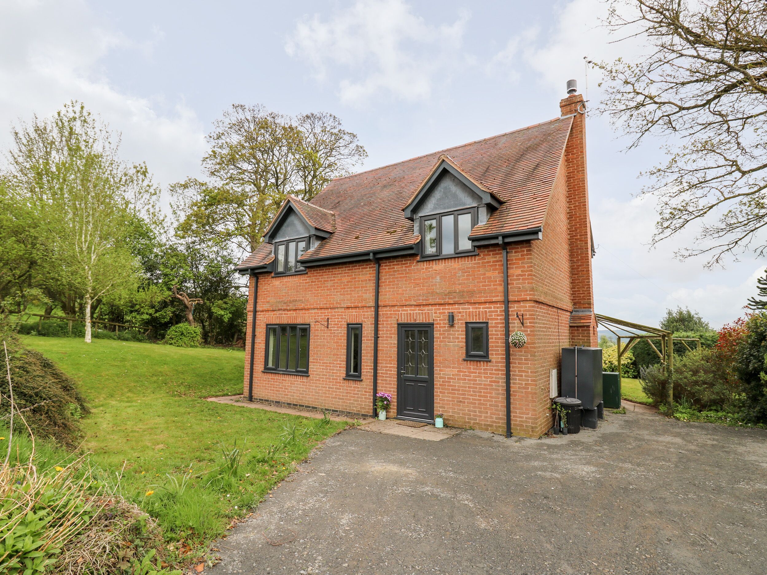 APPLECROFT, pet friendly, with a garden in Tenbury Wells