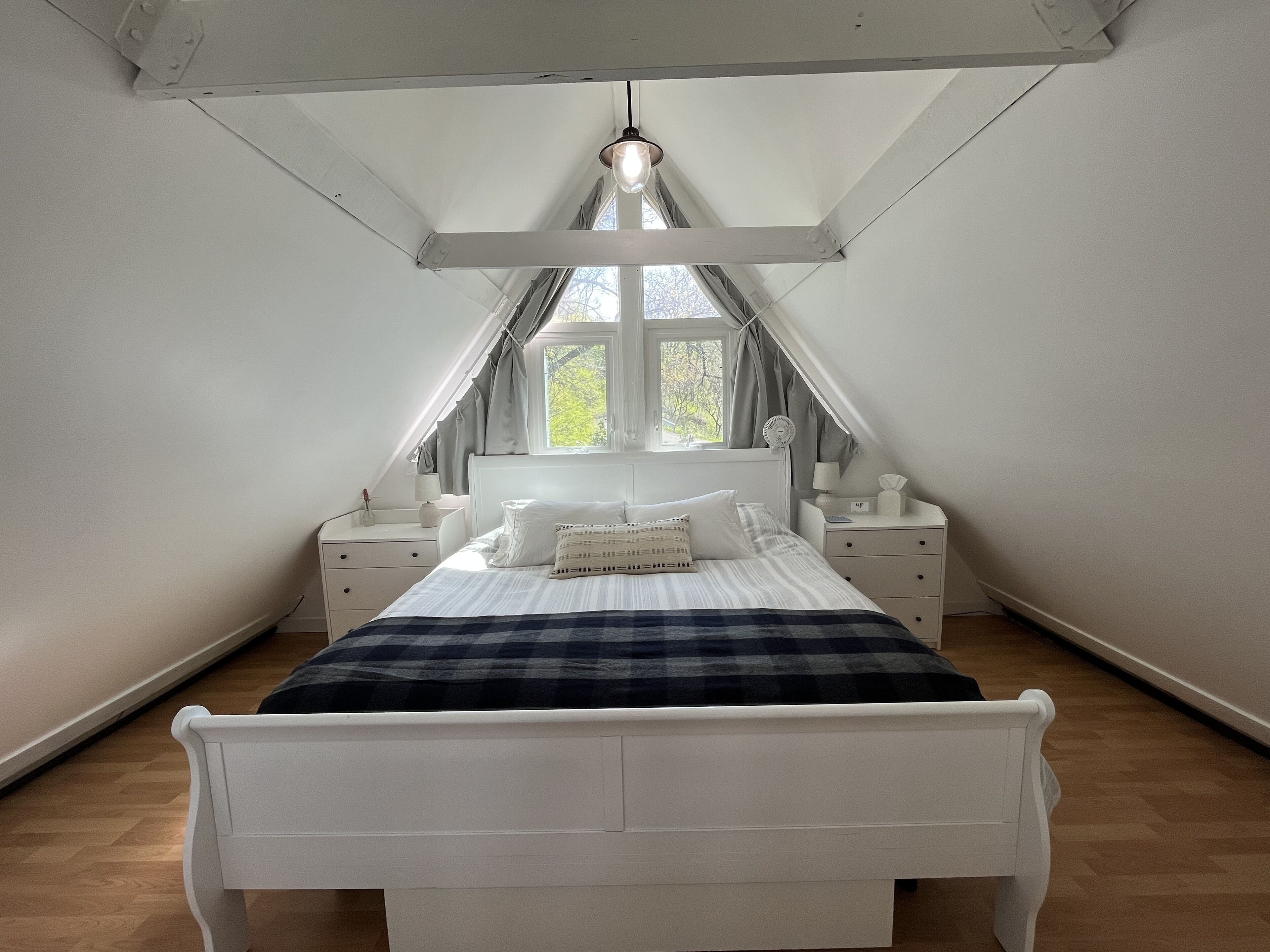 East Side 4 Bdrm on Skaneateles Lake, firepit, paddle boards, 5 miles to village